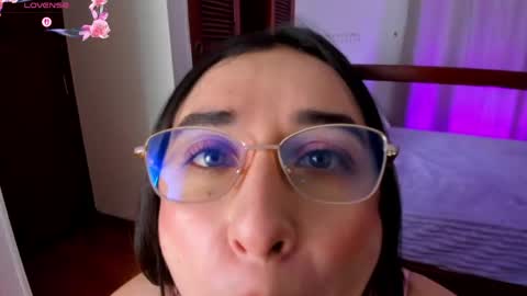 Snapshot of elisabetta_amour chatting on May 2026 10:20:01 AM Eli online show from May 2026 10:20:01 AM