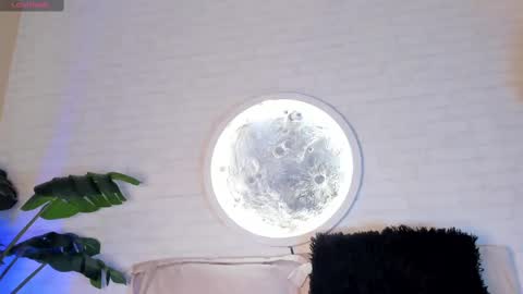 Snapshot of elise_diamond chatting on March 2025 09:21:01 AM Elise diamond online show from March 2025 09:21:01 AM