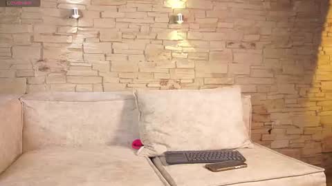 Snapshot of elise_diamond chatting on June 2026 01:10:02 AM Elise diamond online show from June 2026 01:10:02 AM