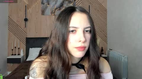 Snapshot of elise_robbie chatting on February 2026 01:04:01 AM Elise online show from February 2026 01:04:01 AM