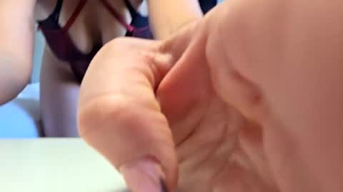 elisehipele online show from October 2025 03:21:02 PM