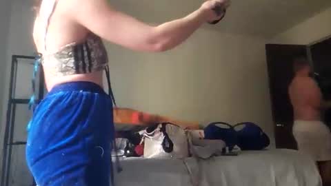 elisehipele online show from November 2025 05:37:02 PM