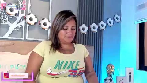 Elise Play Boobs online show from June 2026 06:12:01 PM