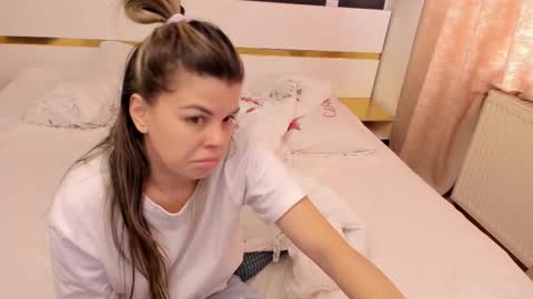 Elly online show from March 2026 10:30:02 AM