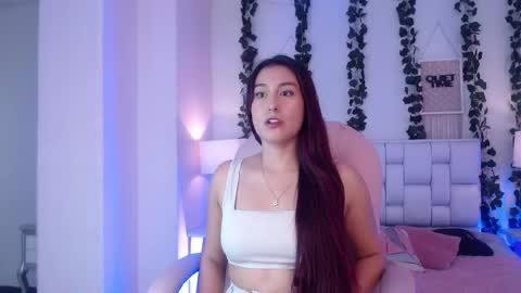 Snapshot of elisevalmont chatting on April 2026 03:21:01 AM ELISE online show from April 2026 03:21:01 AM