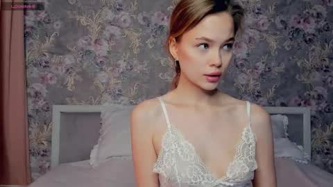 Ella online show from October 2025 06:35:02 AM