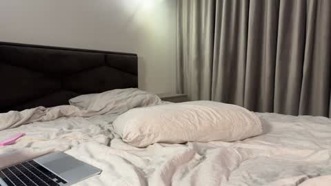 Nina online show from January 2025 09:02:01 PM