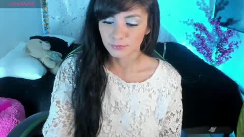 Snapshot of elissa_iris chatting on June 2026 02:17:02 AM E L I S S A online show from June 2026 02:17:02 AM