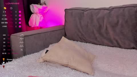 Eliss  online show from April 2026 07:07:02 PM