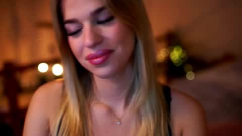 Snapshot of elister_alison chatting on October 2025 09:09:01 AM Sunflower  online show from October 2025 09:09:01 AM