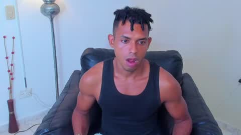Snapshot of elite__models chatting on June 2026 03:46:02 AM Valentino Konny y Jhon online show from June 2026 03:46:02 AM