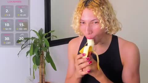 Snapshot of elite__models chatting on July 2026 01:08:02 AM Valentino Konny y Jhon online show from July 2026 01:08:02 AM