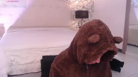 Eliza online show from October 2025 08:00:02 PM