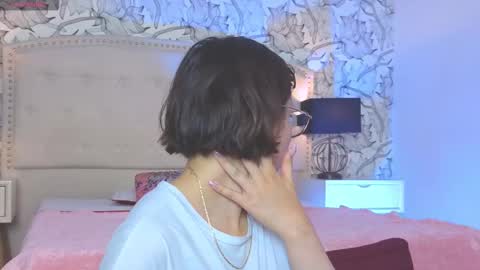 Eliza online show from March 2026 07:19:01 PM