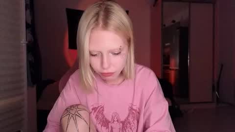 Elizabeth online show from October 2025 06:17:02 PM