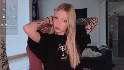 Elizabeth online show from October 2025 12:50:01 PM