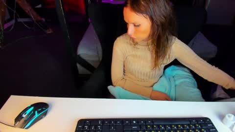 Elizabethangel online show from March 2025 05:43:02 PM