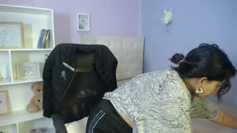 Snapshot of elizabet_davies chatting on May 2026 01:39:02 PM sexy Eli online show from May 2026 01:39:02 PM
