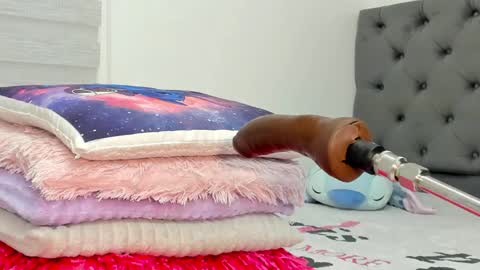 ELIZA online show from April 2026 04:46:01 AM