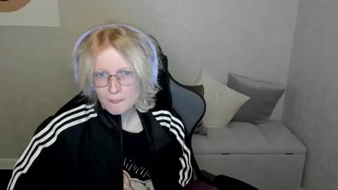 Elizabeth online show from September 2025 01:27:02 AM