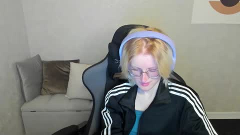 Elizabeth online show from September 2025 01:18:01 AM