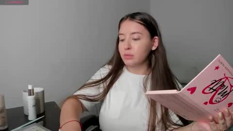 instgram aly leiv17 ---- Im model-independent online show from November 2025 04:35:01 PM