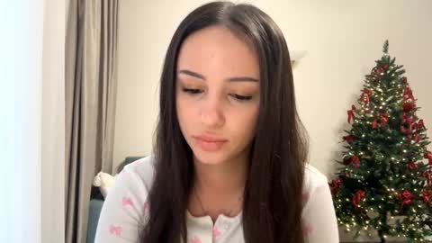 Mia online show from January 2026 09:37:02 AM