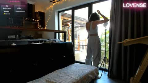 Eliz                               online show from December 2025 09:03:01 AM