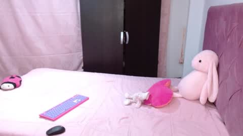 Ella  online show from January 2025 05:04:02 AM