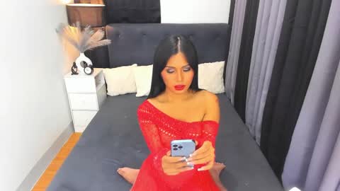 Snapshot of ella______ chatting on December 2024 08:30:02 AM Ella online show from December 2024 08:30:02 AM