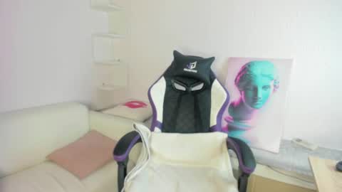 Ella online show from April 2026 01:36:01 AM