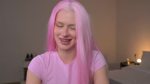 Ella online show from April 2026 06:46:02 PM