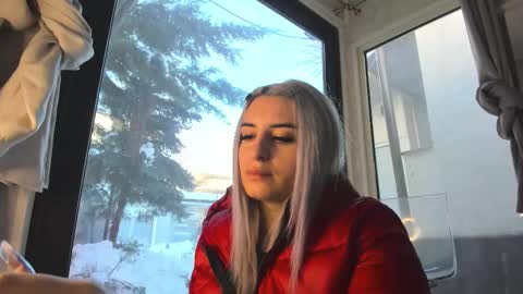 ella_vee online show from February 2026 07:15:01 AM