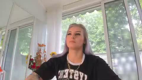 Snapshot of ella_vee chatting on July 2026 05:54:01 AM ella_vee online show from July 2026 05:54:01 AM
