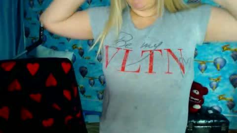  IsaBella  online show from December 2025 04:15:01 PM