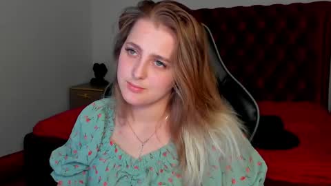 EllaBells online show from April 2026 12:29:02 PM