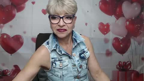 Snapshot of ellabonito chatting on May 2026 05:34:02 AM EllaBonito online show from May 2026 05:34:02 AM