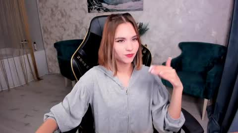 ellacurtis online show from March 2026 06:01:01 PM