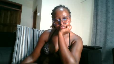 ellah-simone online show from June 2026 11:25:01 PM