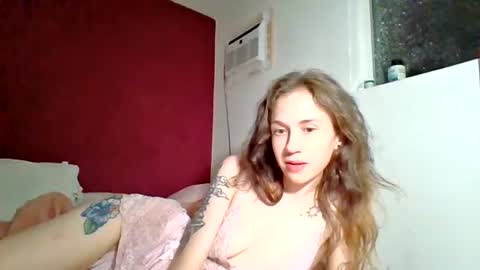 Snapshot of ellamae2000 chatting on July 2026 07:28:02 AM ellamae2000 online show from July 2026 07:28:02 AM