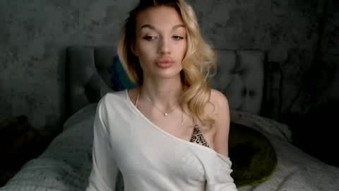 Snapshot of ellamilla chatting on June 2026 02:34:01 PM ellamilla online show from June 2026 02:34:01 PM