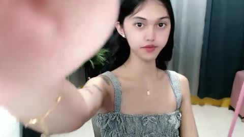 Snapshot of ellamiller69 chatting on May 2026 02:33:01 PM ELLA online show from May 2026 02:33:01 PM