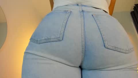 Ella online show from November 2025 10:36:01 AM