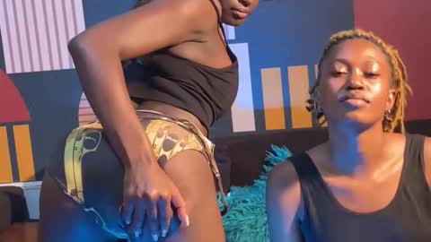 Snapshot of ellandadolly chatting on November 2025 10:10:02 PM Ellanda Dolly online show from November 2025 10:10:02 PM