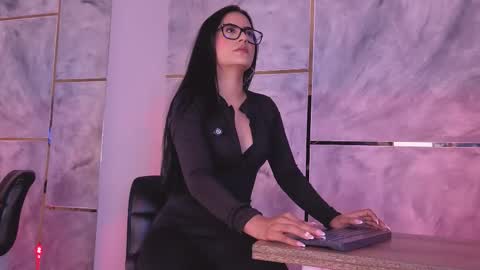 Snapshot of ellaochoa chatting on March 2026 11:25:01 AM ella online show from March 2026 11:25:01 AM