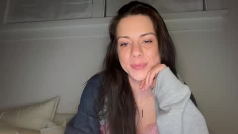 Elle67 online show from September 2025 09:33:01 AM