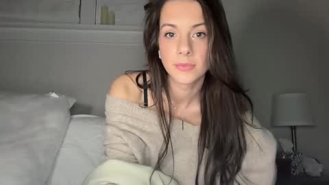 Elle67 online show from December 2025 09:48:01 AM