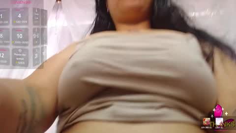 Snapshot of elle_harper_ chatting on May 2026 01:51:01 PM Elle online show from May 2026 01:51:01 PM