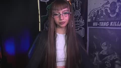 Snapshot of elle_uwu chatting on May 2026 08:14:02 PM follow me on instagram . online show from May 2026 08:14:02 PM