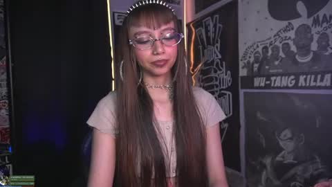Snapshot of elle_uwu chatting on May 2026 10:50:01 PM follow me on instagram . online show from May 2026 10:50:01 PM